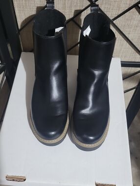 Universal Thread Black Leather Ankle Booties with Tan Welt